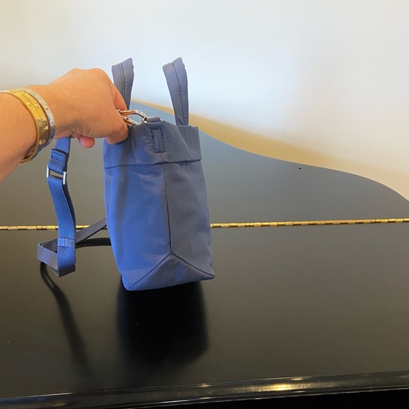 NWT Athletic Athleisure Minimalist Travel RARE Lululemon On My Level Bag *Micro - Picture 13 of 17